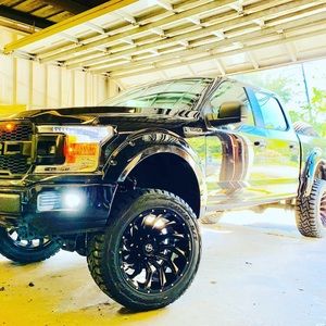 Meet your Posher, Thomas